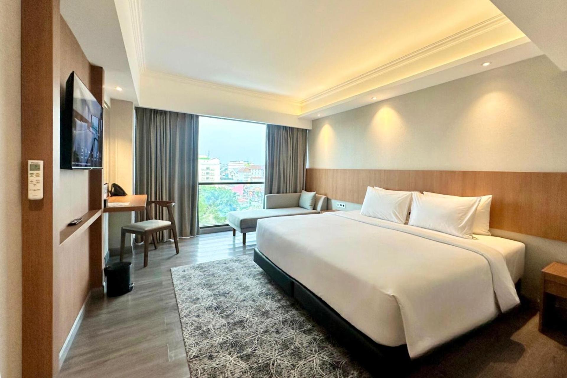 The Malioboro Hotel & Conference Center Yogyakarta Exterior foto