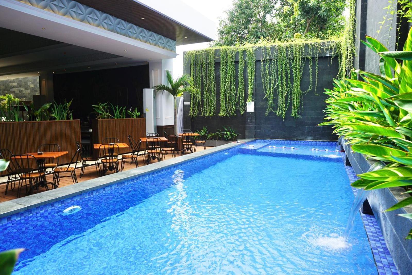 The Malioboro Hotel & Conference Center Yogyakarta Exterior foto